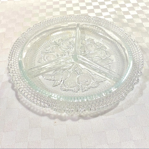 Pressed Glass 8.5 inch Divided Round Relish Dish - Picture 8 of 9
